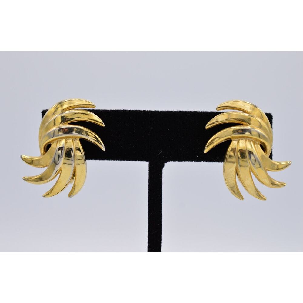 Crown Trifari Vintage Clip Earrings Gold Tone Chunky Retro 1940s Signed BinAF